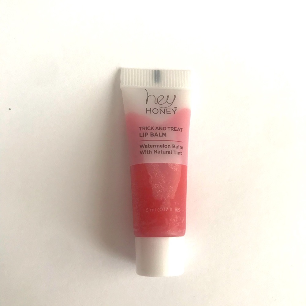 2/10$ 💄 HEY HONEY Trick & Treat Lip Balm Watermelon